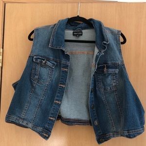Short denim vest